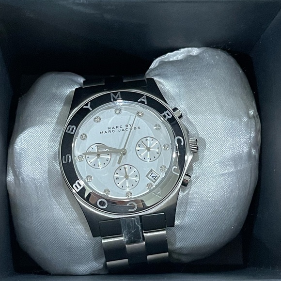 MARC BY MARC JACOBS WOMEN'S STAINLESS STEEL WATCH MBM3100 - Picture 10 of 15